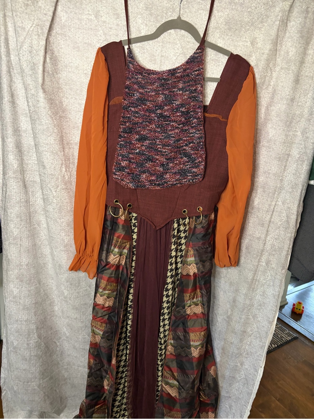 Hocus Pocus Costume Large - Picture 9 of 10